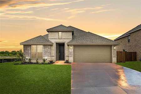 1233 Hunters Ridge Drive Crowley, TX 76036