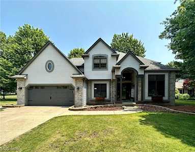 751 Firestone Dr Avon Lake, OH 44012