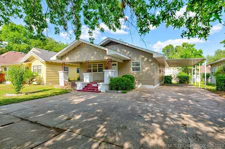 1218 S Dewey Ave Bartlesville, OK 74003