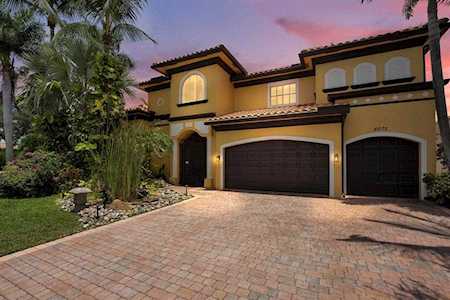 6075 Via Crystalle Delray Beach, FL 33484