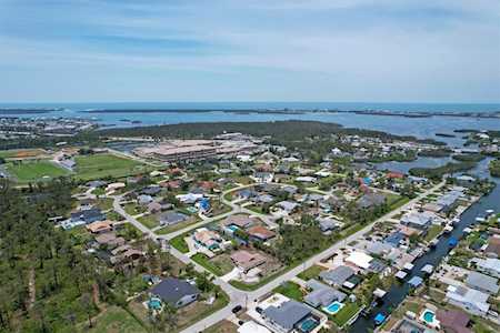 1098 Bay Harbor Dr Englewood, FL 34224