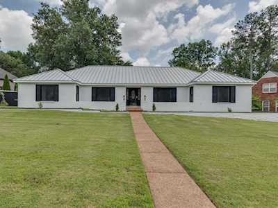 2392 Redbud Trail Dr Germantown, TN 38139