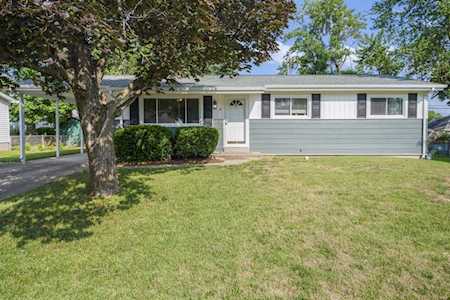 8 St. Paul Dr St Peters, MO 63376