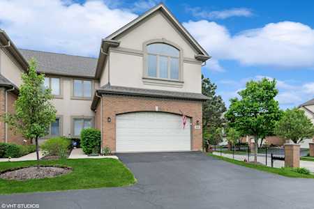 931 W Andover Ct Palatine, IL 60067