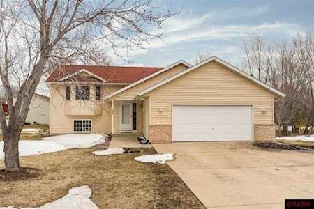 2104 Red Tail Ln North Mankato, MN 56003