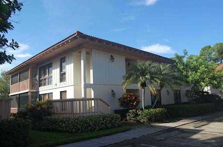 334 Brackenwood Circle Palm Beach Gardens, FL 33418