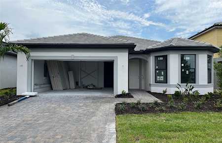 825 Pintail Ct Bradenton, FL 34212