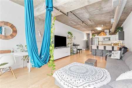 645 W 9th St #636 Los Angeles, CA 90015