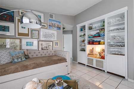 1040 NW 192nd Ave Pembroke Pines, FL 33029
