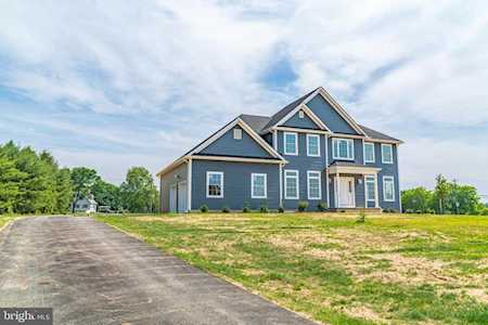 4 Nicole Ct Hamilton, NJ 08620