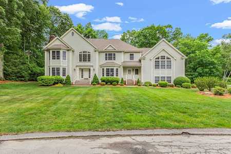 45 Hitching Post Rd North Andover, MA 01845