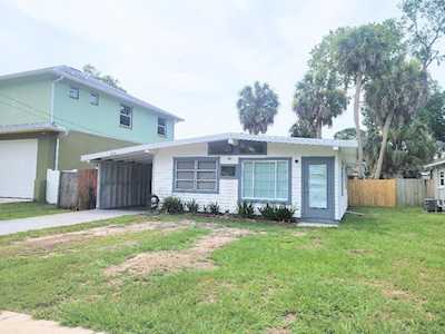 305 Fairfield St Oldsmar, FL 34677