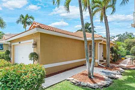 6466 Willoughby Circle Lake Worth, FL 33463
