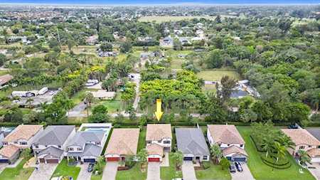 5703 Sandbirch Way Lake Worth, FL 33463