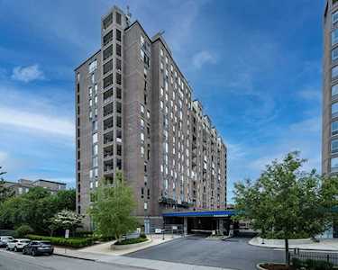 77 Pond Ave #704 Brookline, MA 02445