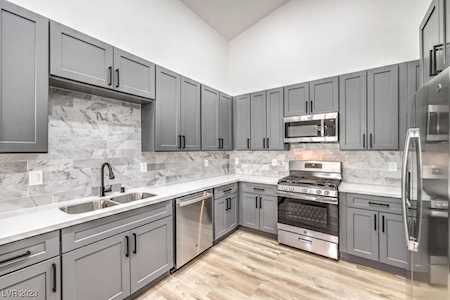 10325 Birch Bluff Ln Las Vegas, NV 89145