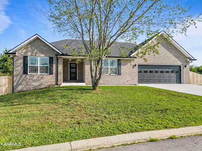 350 Hilltop Dr Lenoir City, TN 37772