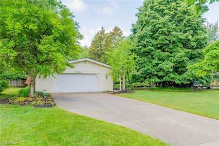 30419 Ednil Dr Bay Village, OH 44140