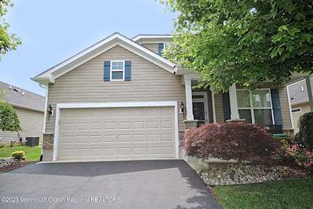 175 Wintergreen Dr Manalapan, NJ 07726