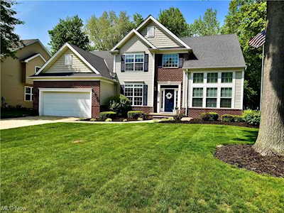 33278 Pebblebrook Ct Avon Lake, OH 44012