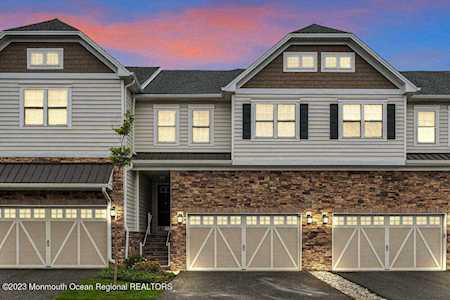 6 Malcolm Way Lincroft, NJ 07738