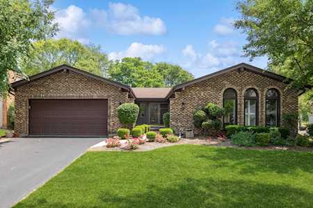 1055 S Plum Tree Ln Palatine, IL 60067