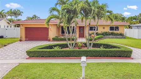 1641 NW 115th Ave Pembroke Pines, FL 33026