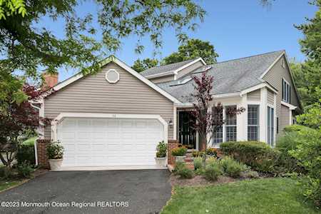 32 Peach Tree Ln Little Silver, NJ 07739