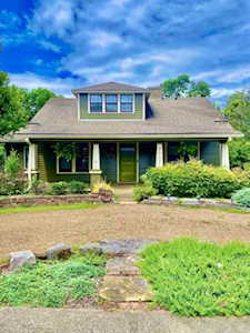 2037 24th Ave S Nashville, TN 37212
