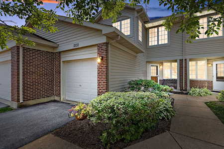 1202 S Parkside Dr Palatine, IL 60067