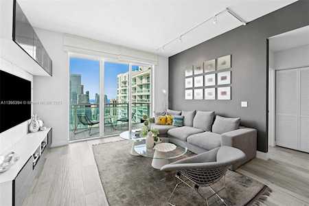 950 Brickell Bay Dr #4105 Miami, FL 33131