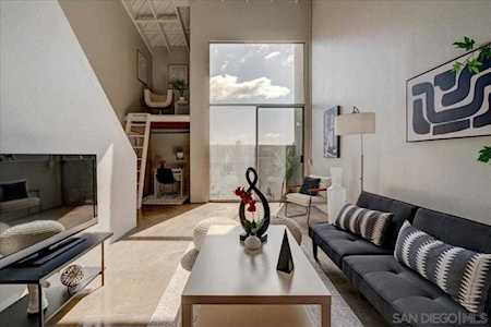 941 W Hawthorn St #2 San Diego, CA 92101