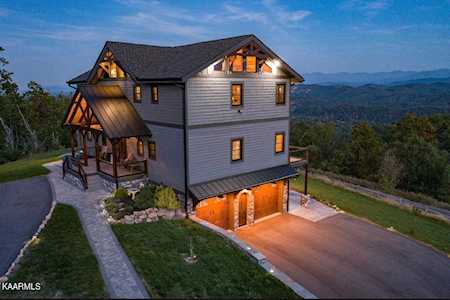 3245 Laurel Cove Tr Sevierville, TN 37862