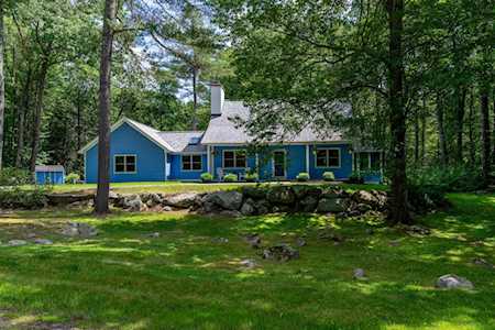 2 Meader Ln Durham, NH 03824