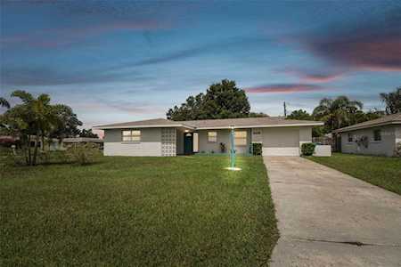 8804 110th St Seminole, FL 33772