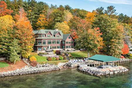 212 Edgewater Dr Gilford, NH 03249
