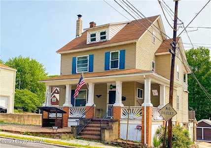 918 3rd St Palmerton, PA 18071