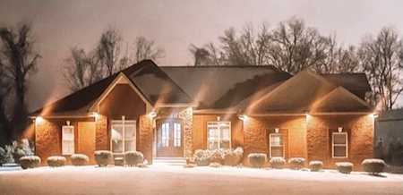 1970 Winsome Ln Adams, TN 37010