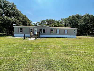 5616 Paul Buchman Hwy Plant City, FL 33565