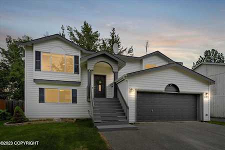 1125 W Woodstock Dr Palmer, AK 99645