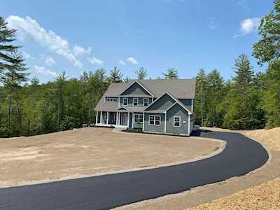 10 Lorenzo's Ln Hollis, NH 03049