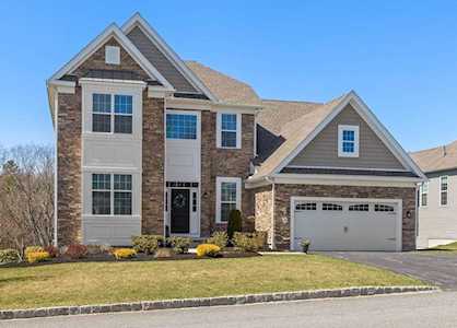 49 Pine Tree Dr #49 Methuen, MA 01844