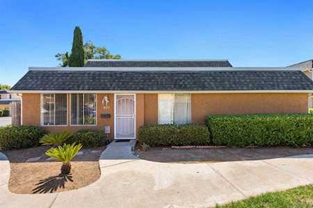 1123 Madera Ln Vista, CA 92084