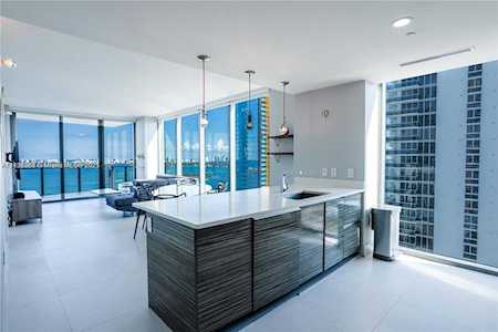 460 NE 28th St #2708 Miami, FL 33137