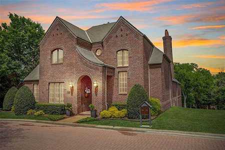 4909 Westbriar Drive Fort Worth, TX 76109