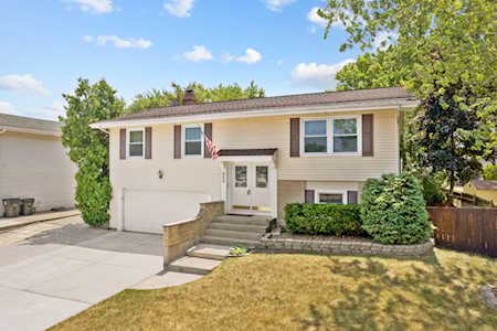 855 W Lakeside Plaza Hoffman Estates, IL 60169