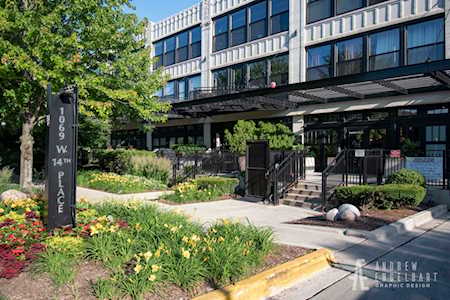 1069 W 14th Place #203 Chicago, IL 60608
