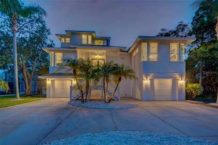 108 Peterson Ln Palm Harbor, FL 34683