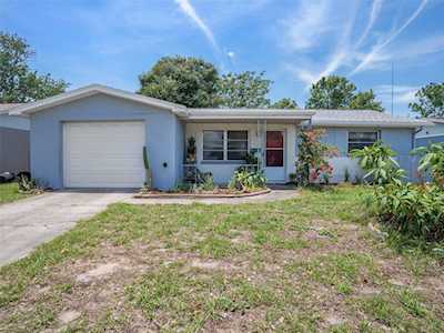 1127 Yale Dr Holiday, FL 34691