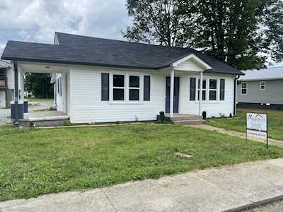 2041/2 Carroll Ave Waverly, TN 37185